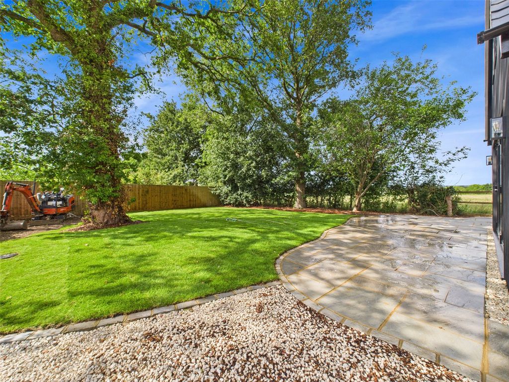 Property photo 3 of 26 Picture No. 25