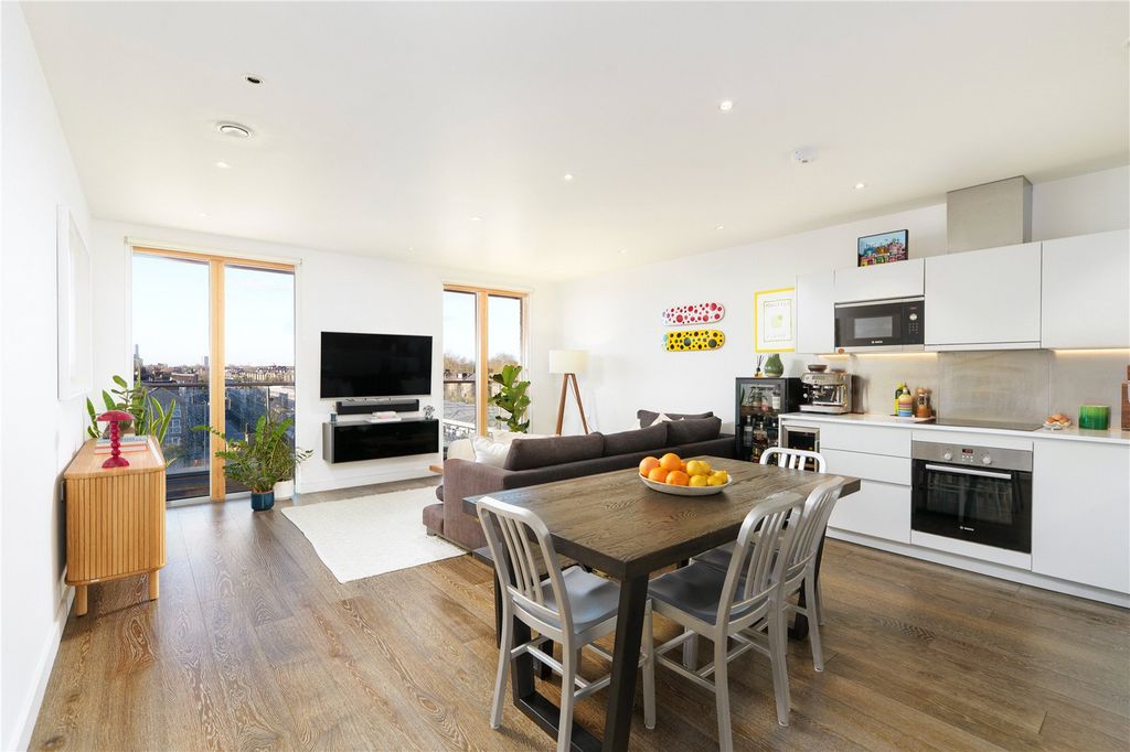 Property photo 2 of 21 Picture No. 34