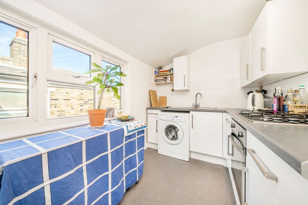 Property photo 2 of 7