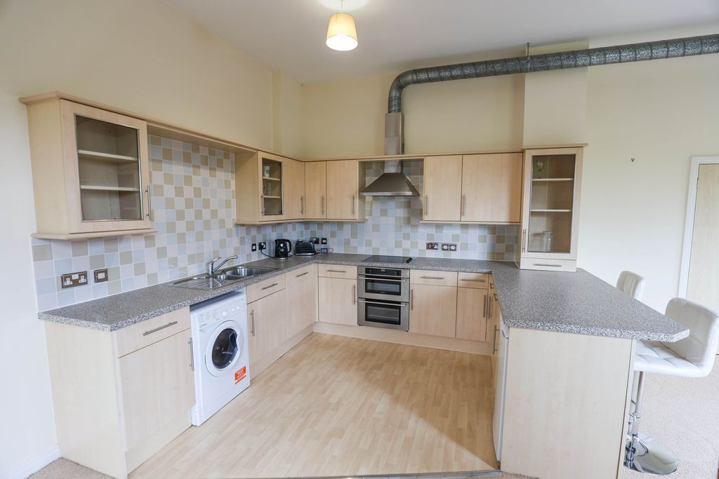 Property photo 3 of 13 Kitchen Area
