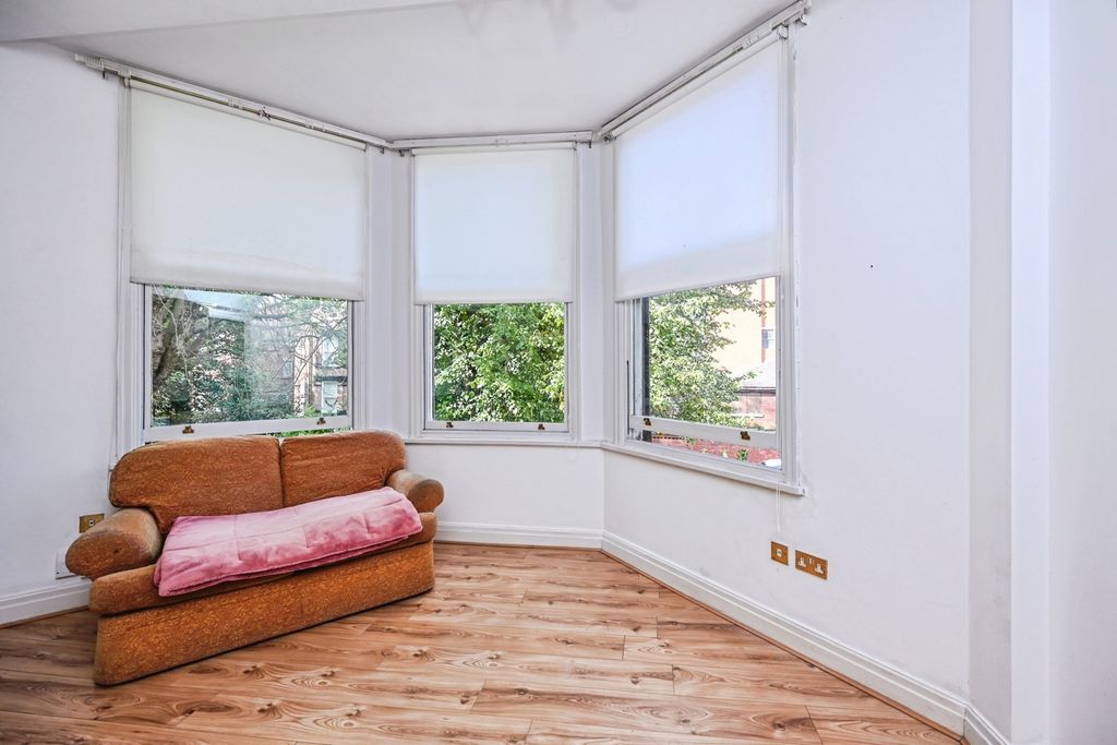 Property photo 2 of 17 Photo