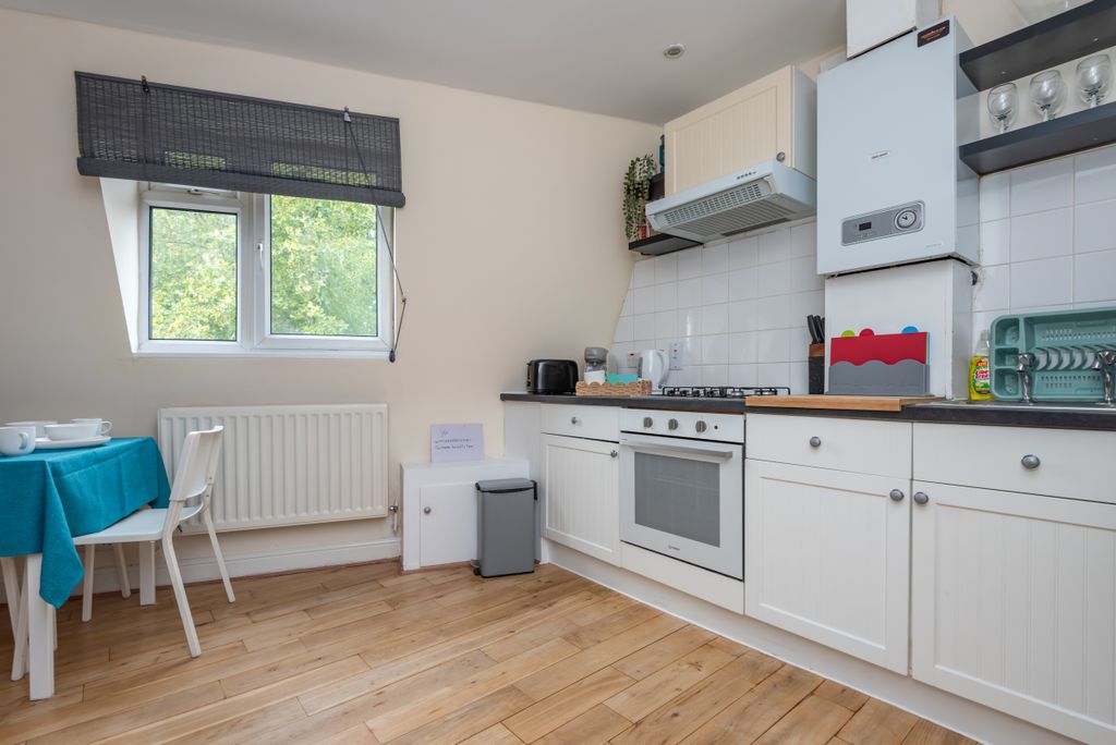 Property photo 3 of 8 Kitchen