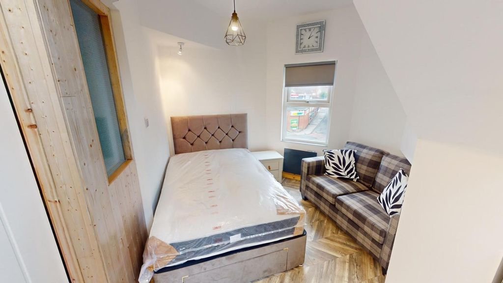Property photo 2 of 3 279B9650-Ea56-45Db-B308-c53A7A028A29.Jpg