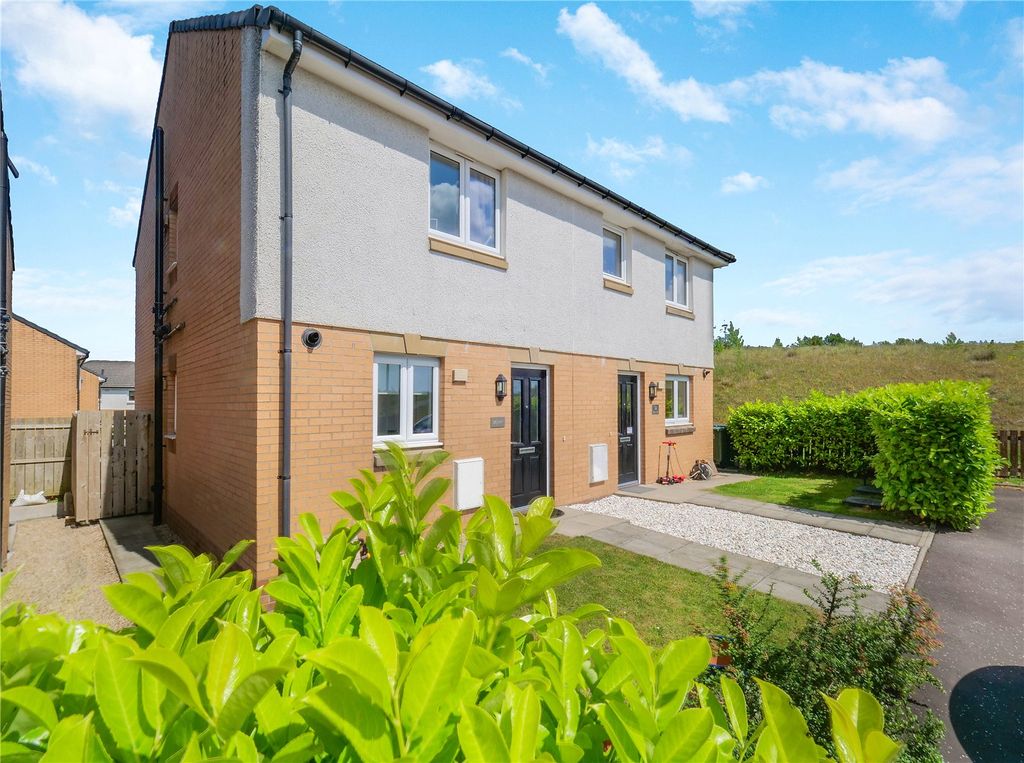 Property photo 1 of 11 External