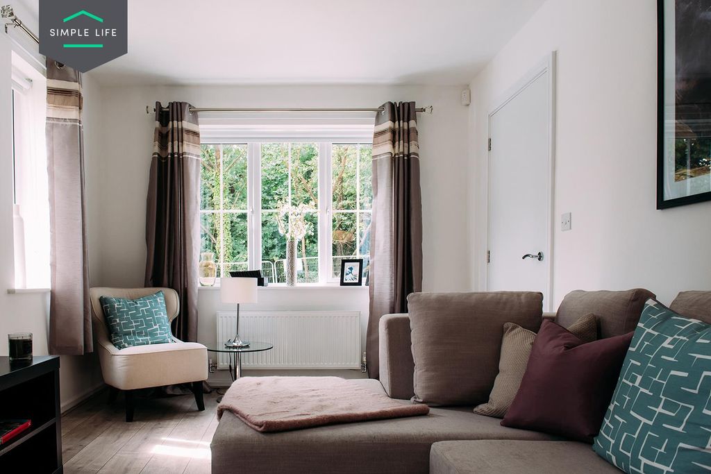 Property photo 3 of 14 Grantham_Living1.Jpg