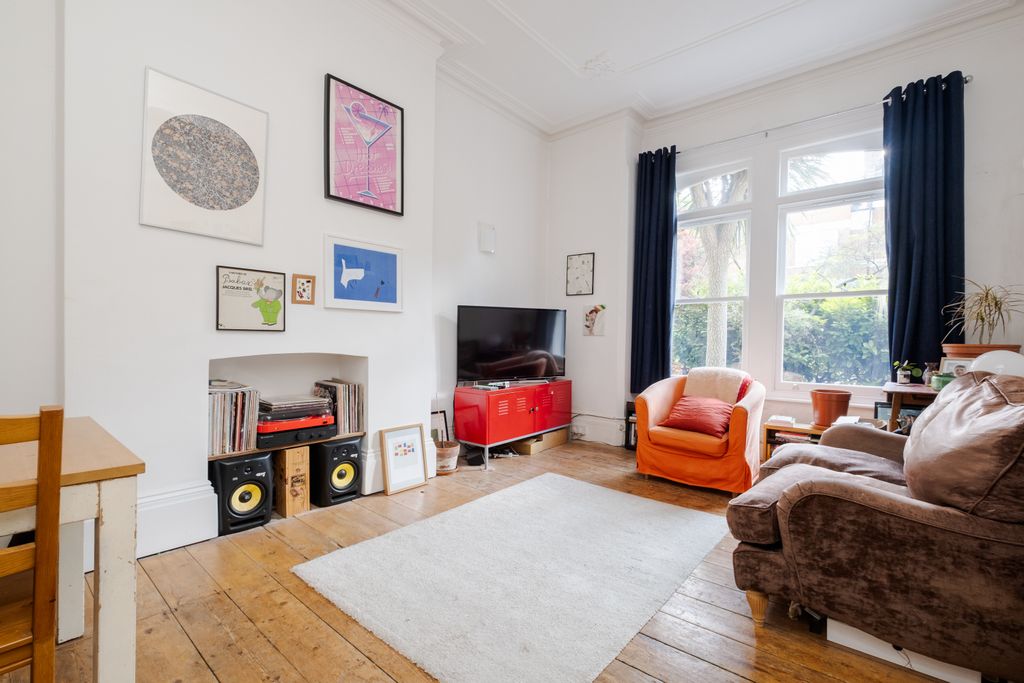 Property photo 2 of 14