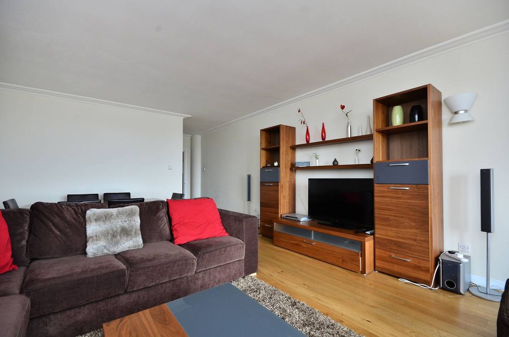 Property photo 2 of 12