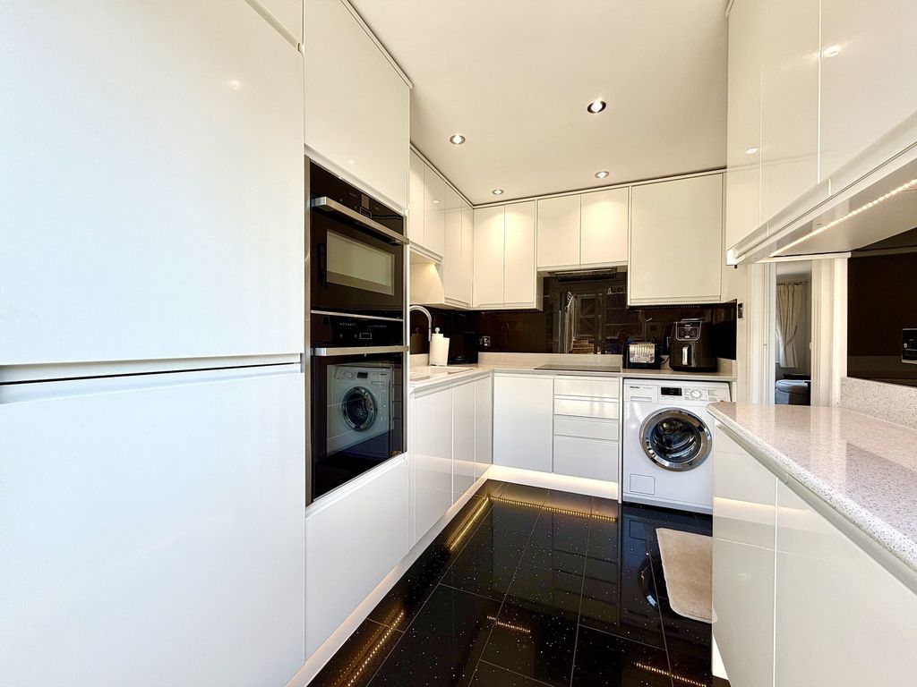 Property photo 3 of 17 Not Specified