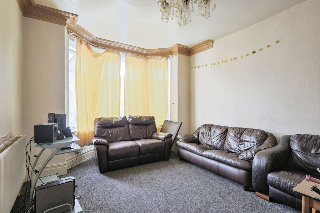 Property photo 2 of 17 Photo