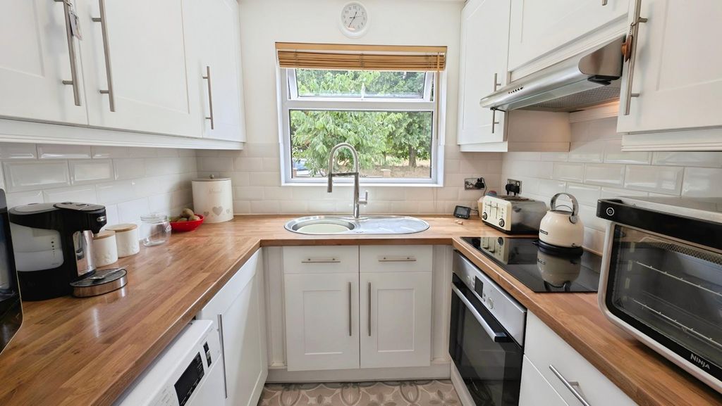 Property photo 3 of 24 9B1309F5-Pxl_20250718_113707324.Jpg