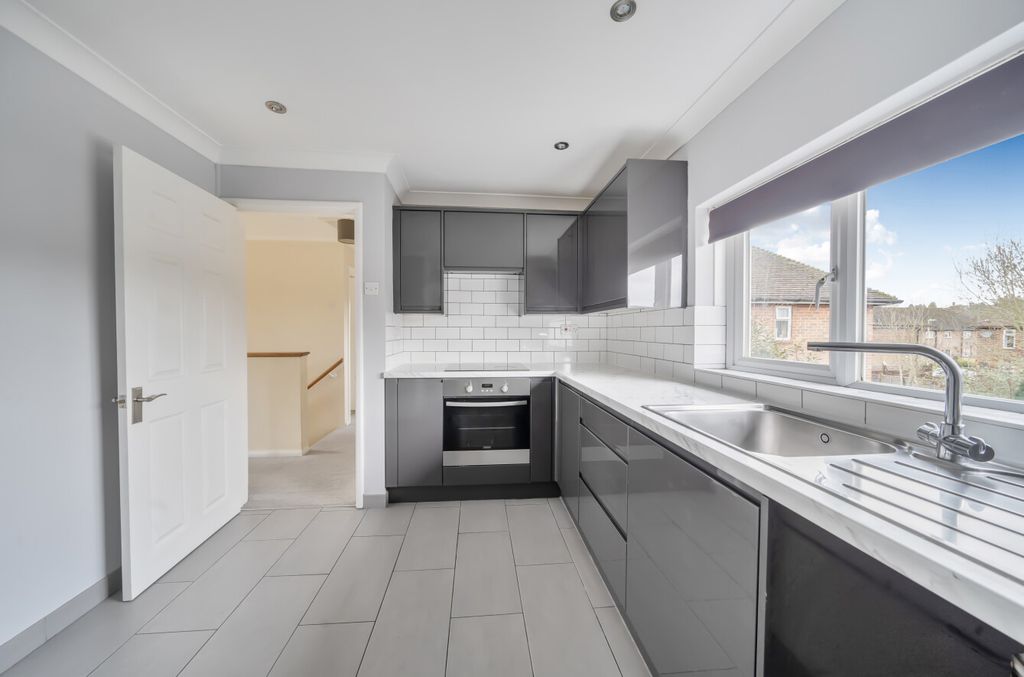 Property photo 2 of 14 1415460-9-6993138...