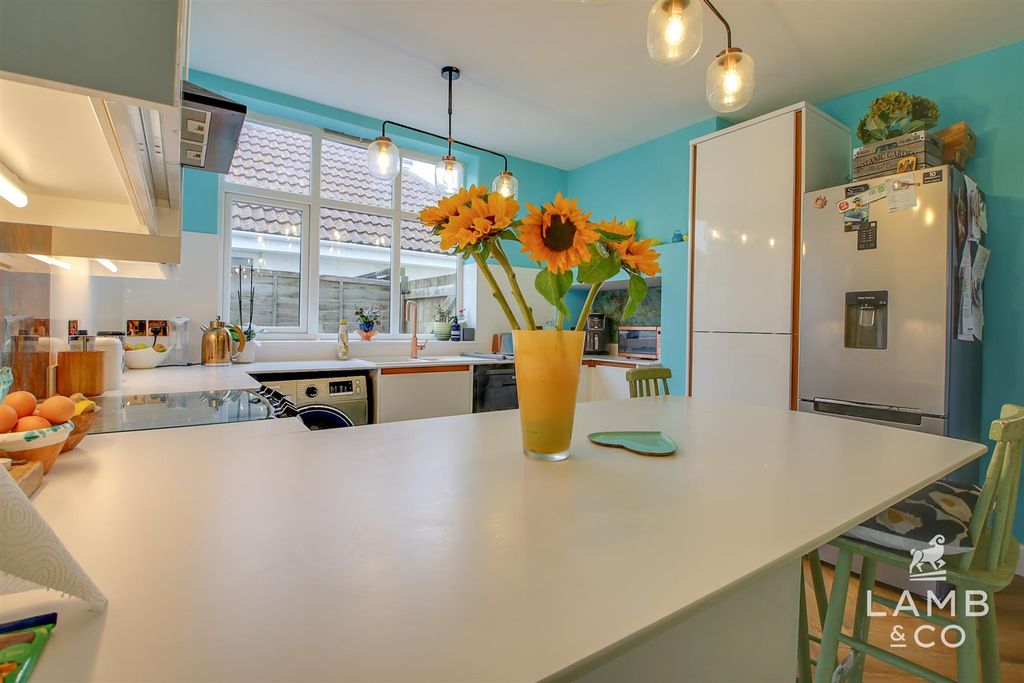 Property photo 3 of 14 Img_3898-Img_3902.Jpeg