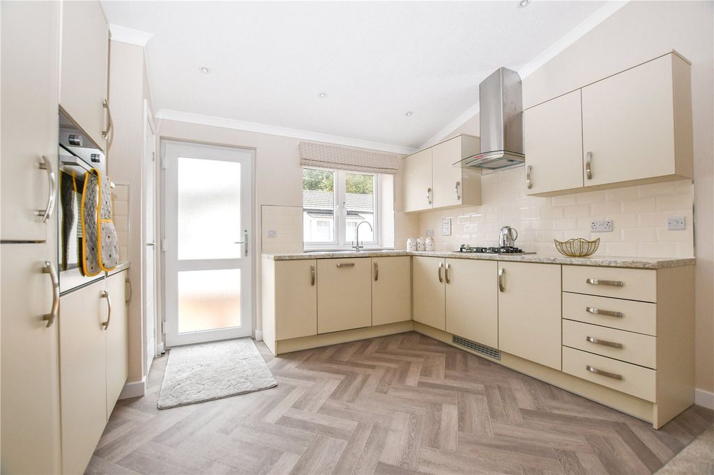 Property photo 2 of 12 Picture No. 22