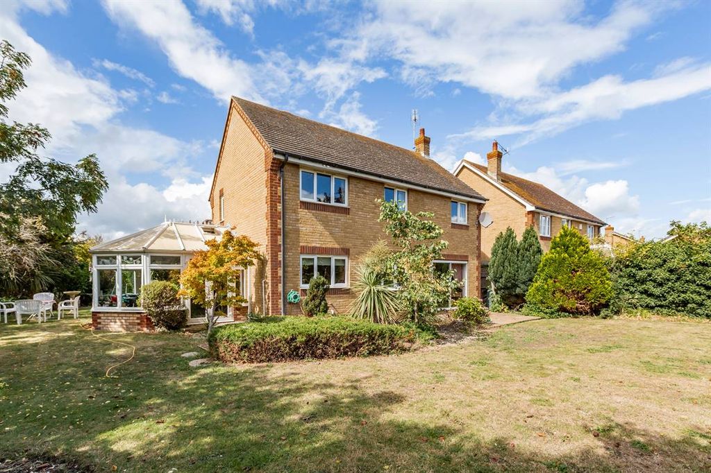 Property photo 2 of 31