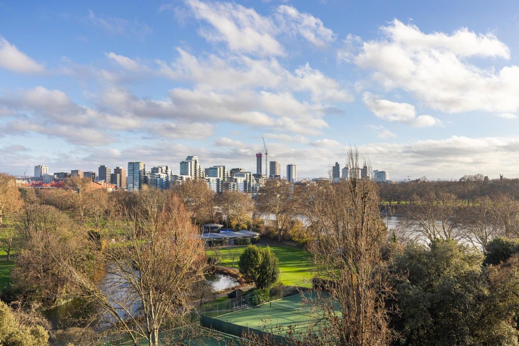 Property photo 2 of 19 Image