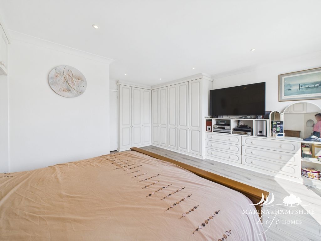 Additional image 24 of 4 bed town house for saleCarne Place, Port Solent, Portsmouth PO6
