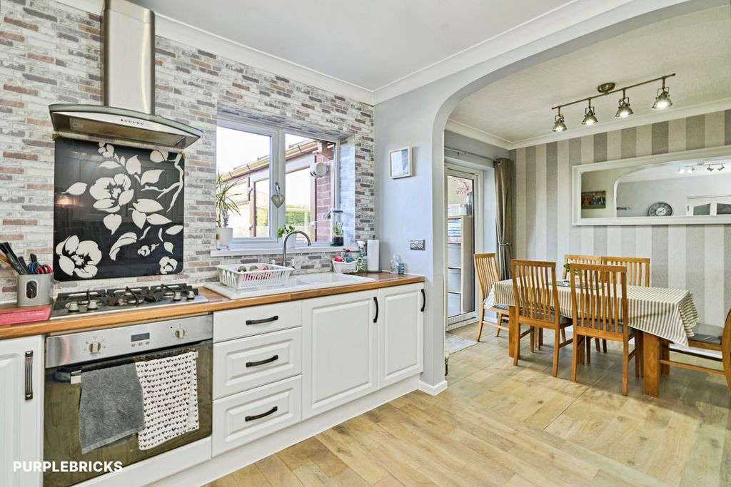 Property photo 2 of 19 Kitchen/Dining Room