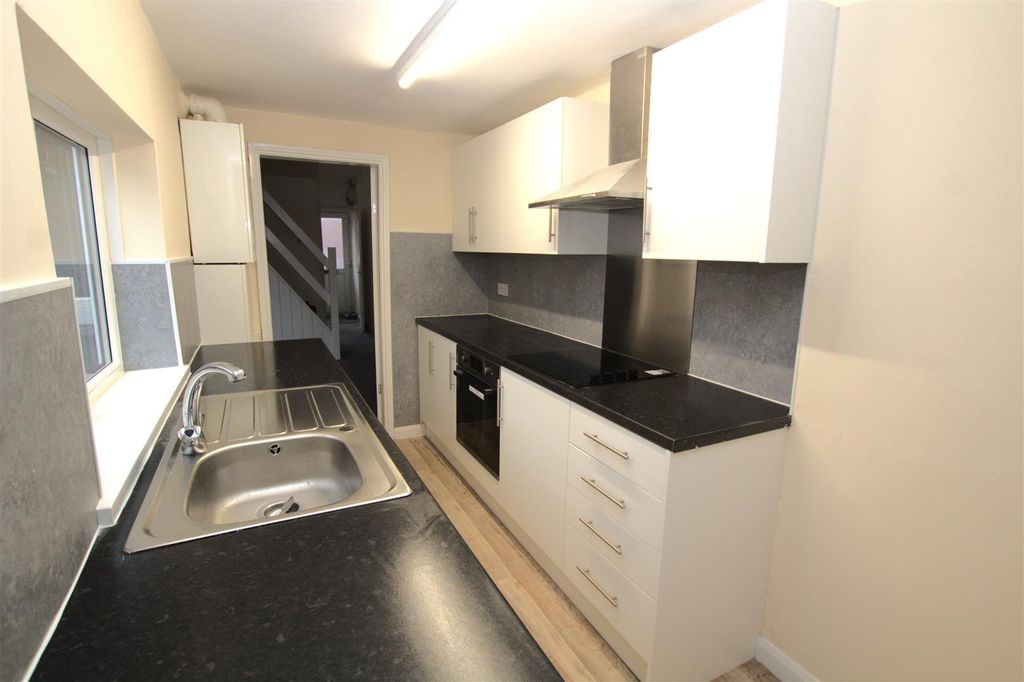 Property photo 1 of 11 Portman Kitchen 2.Jpg