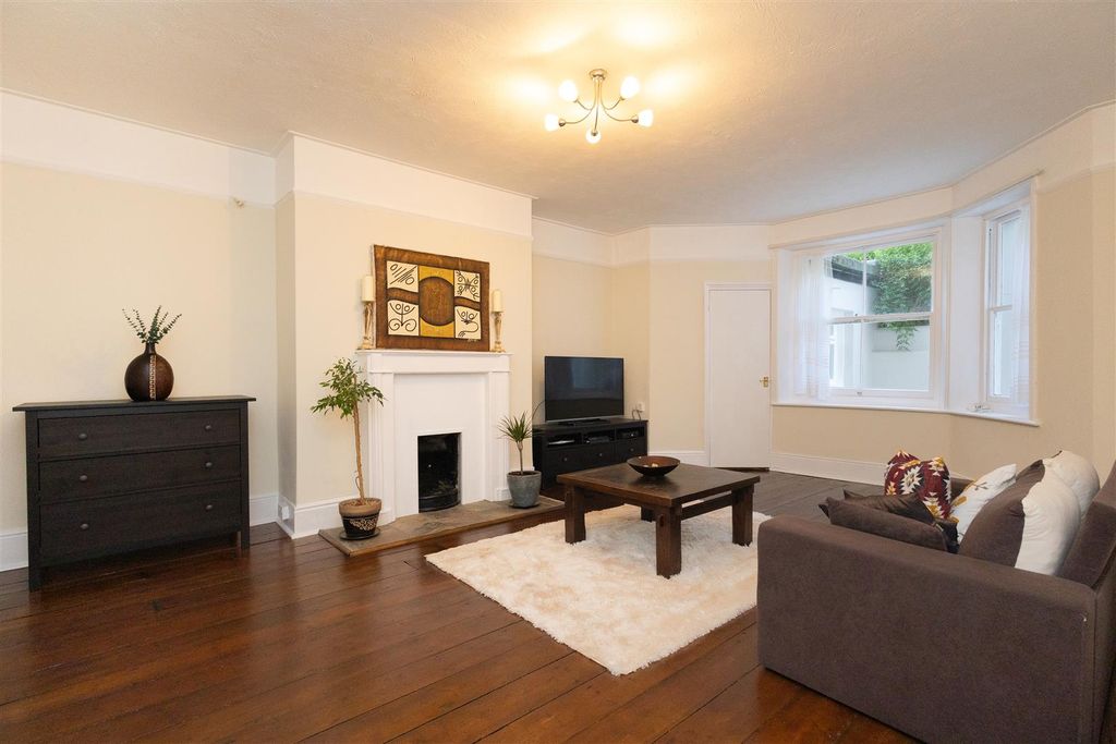 Property photo 2 of 16 Living Room