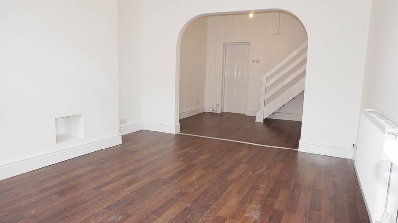Property photo 3 of 6 7 Crescent Avenue