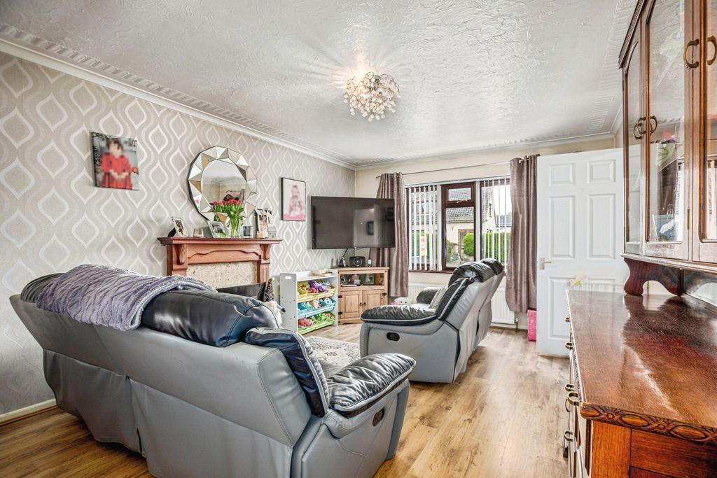 Property photo 3 of 17 Pbox-Img.Jpg