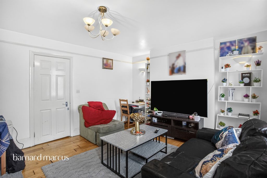 Property photo 3 of 10