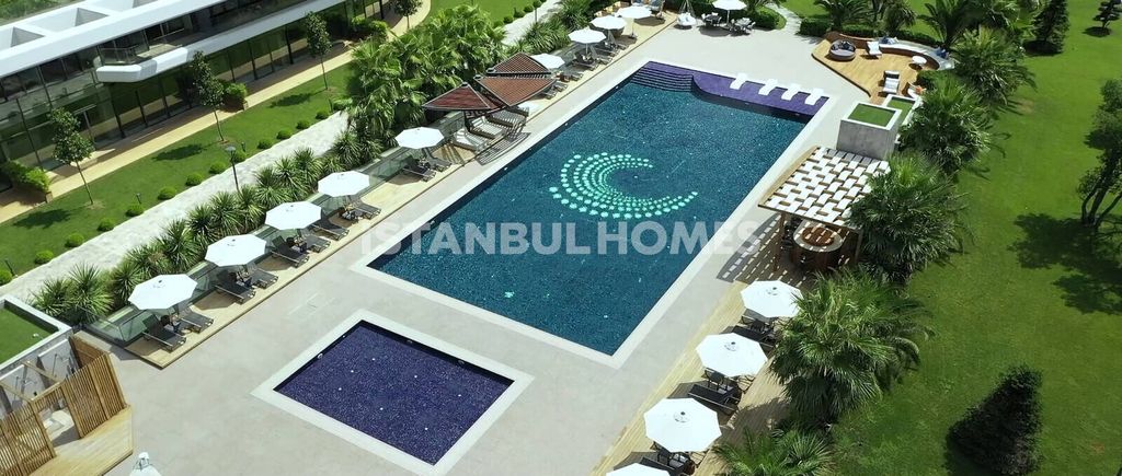 Property photo 2 of 31