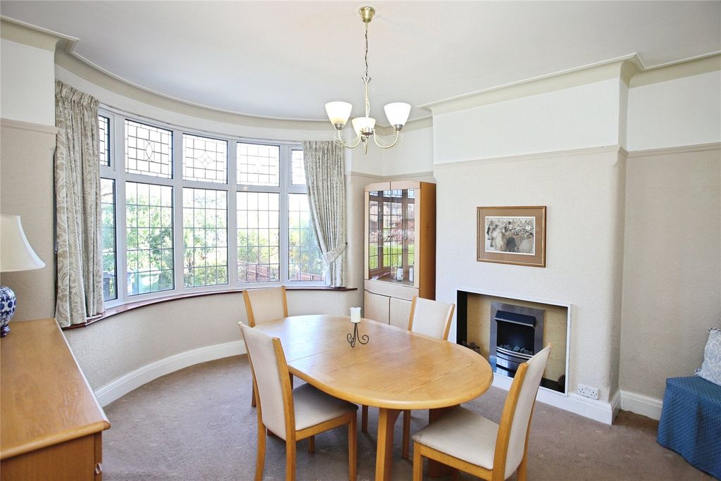 Property photo 2 of 19 Picture No. 16