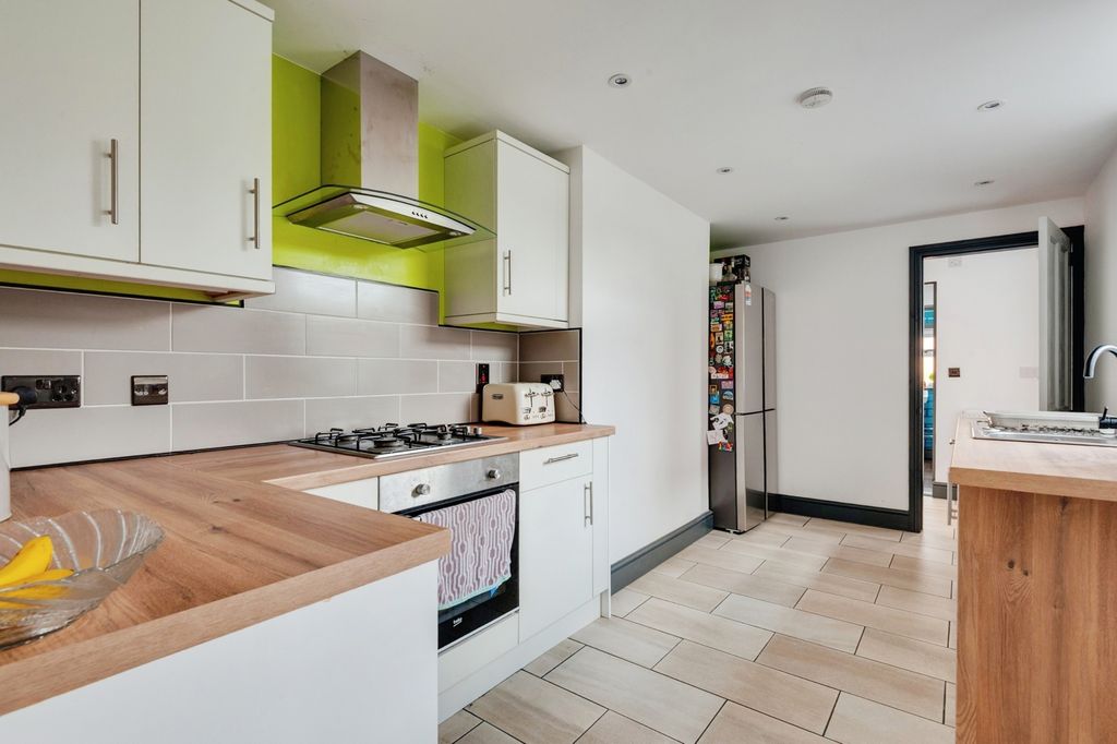 Property photo 3 of 20 Pbox-Img.Jpg