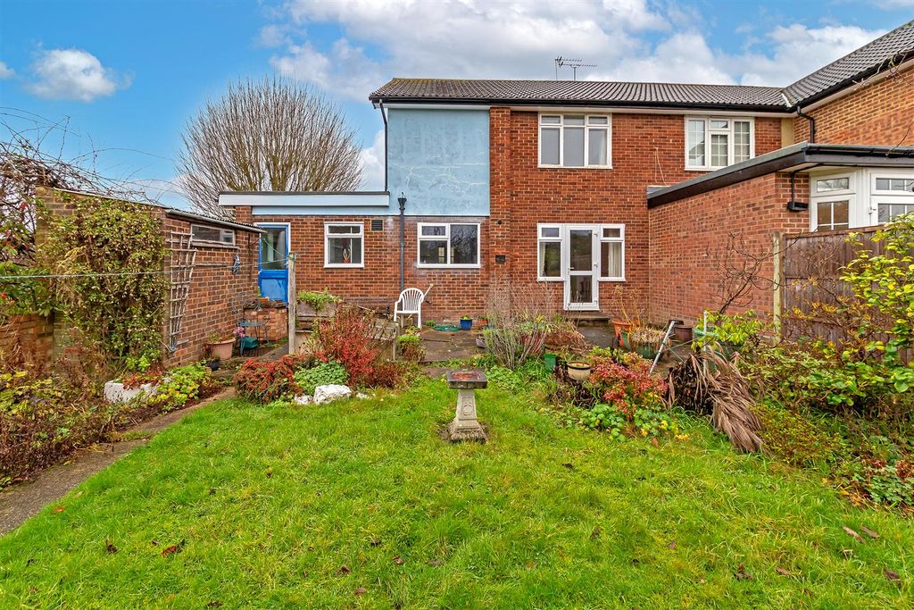 Property photo 2 of 19 32Hazelmereroad-28.Jpg