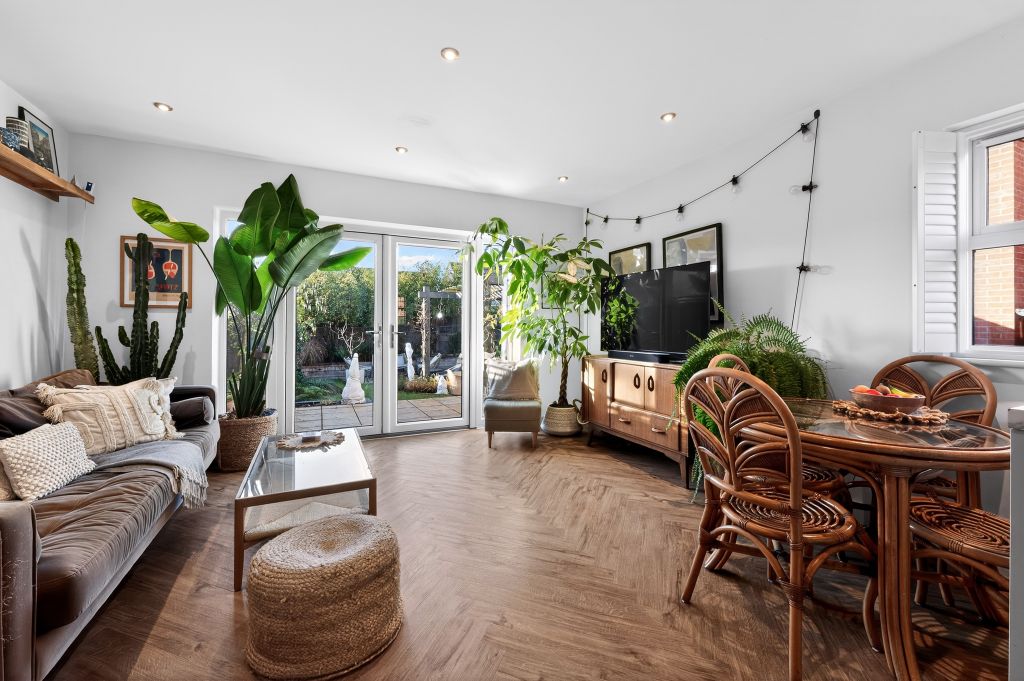 Property photo 3 of 18