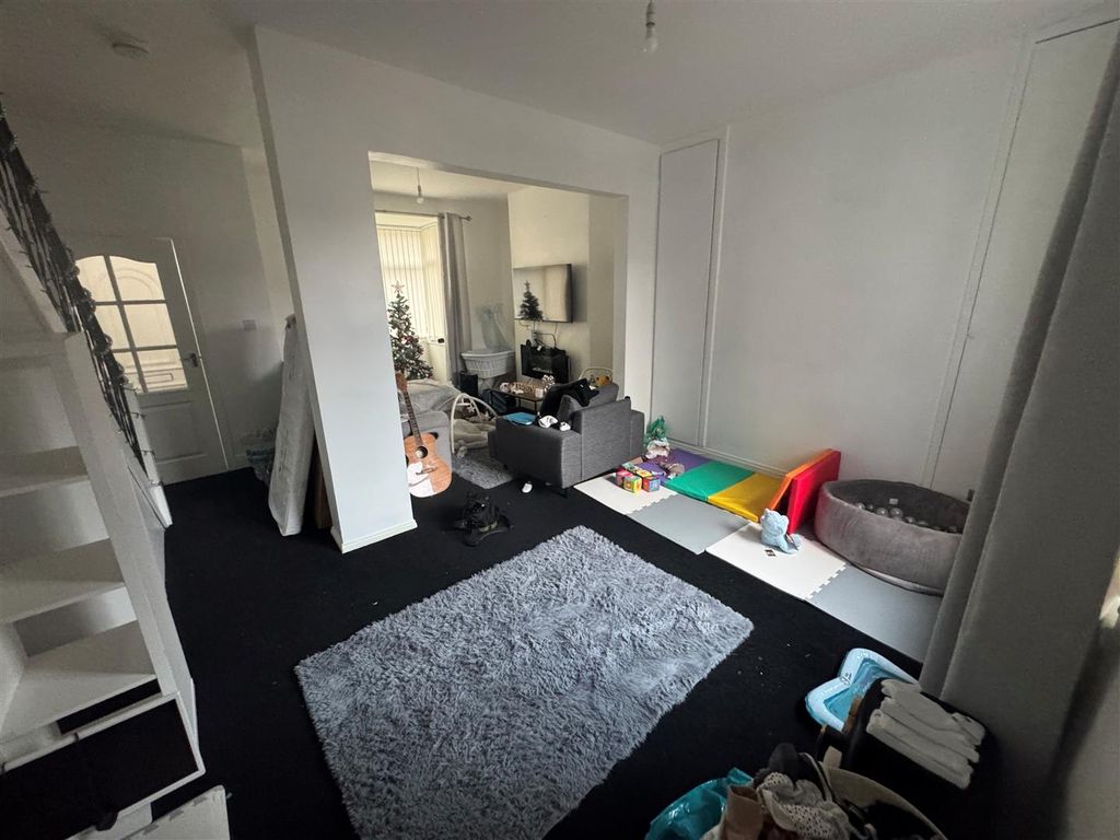 Property photo 2 of 5 Lounge.Jpg