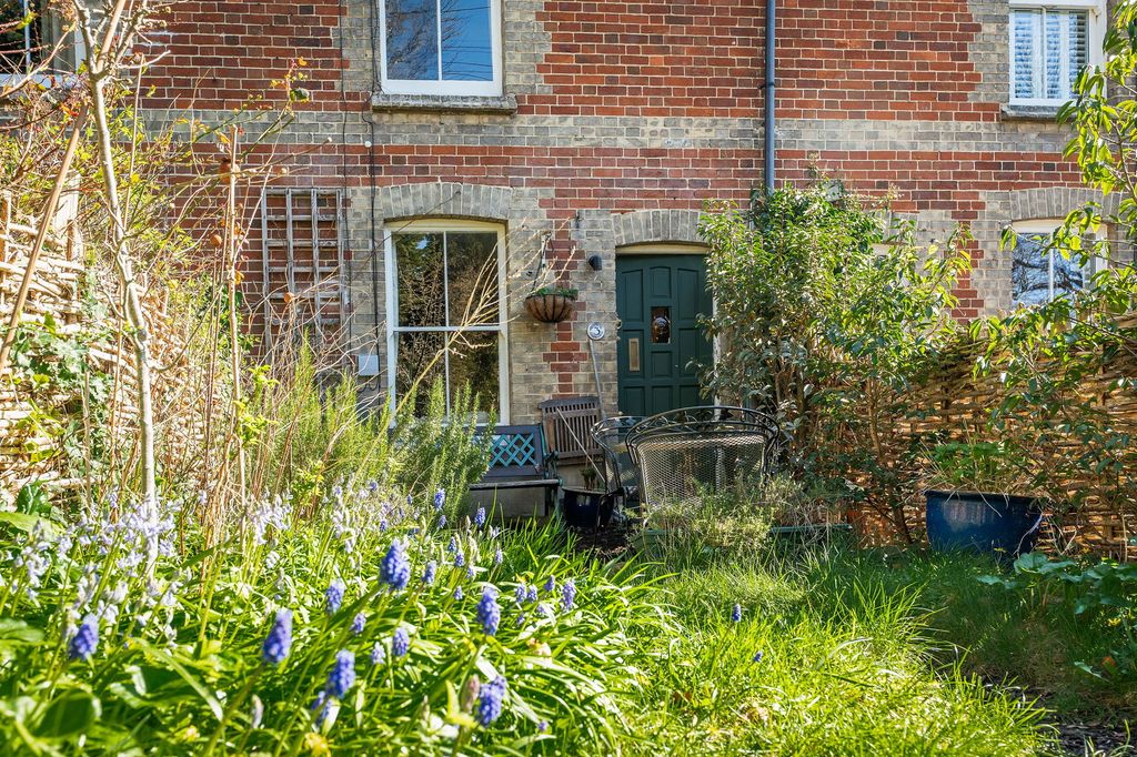 Property photo 2 of 20