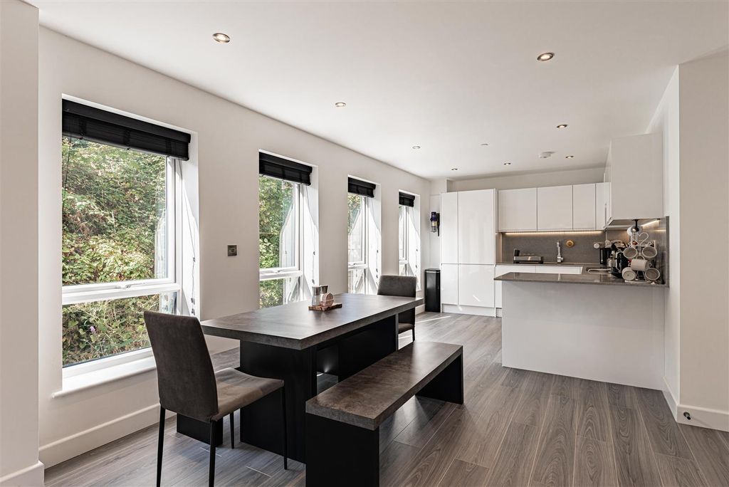 Property photo 2 of 26 L J Imaging-12.Jpg