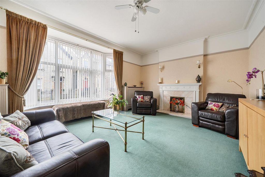 Property photo 2 of 15 1397204-10-69807d454Eb36.Jpg