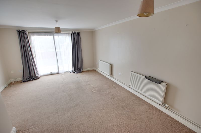 Property photo 3 of 9 Photo 2