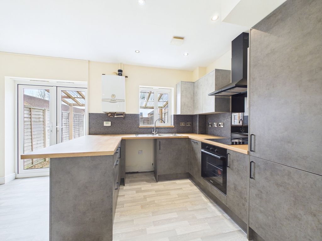 Property photo 2 of 12 Cam01909G0-Pr0483-Still007