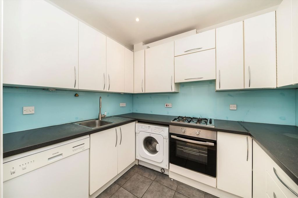 Property photo 3 of 5