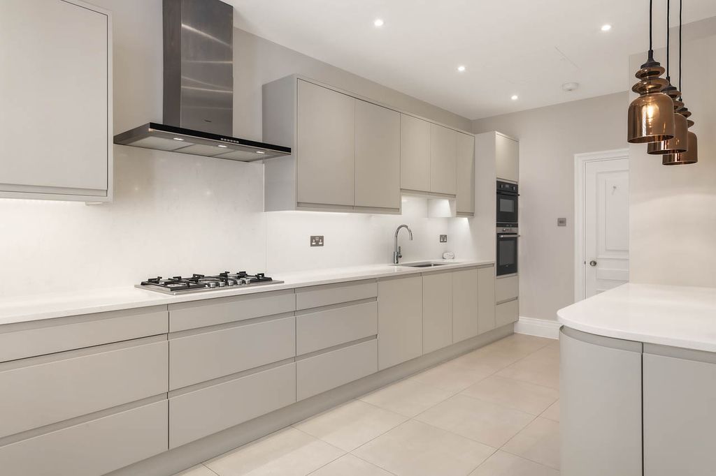 Property photo 3 of 13 Awinship-10965-08