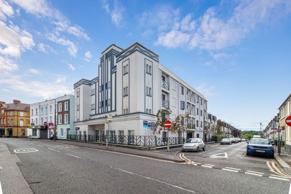 Property photo 2 of 29