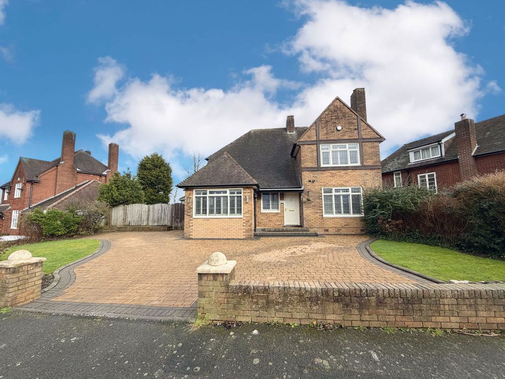 Property photo 1 of 36