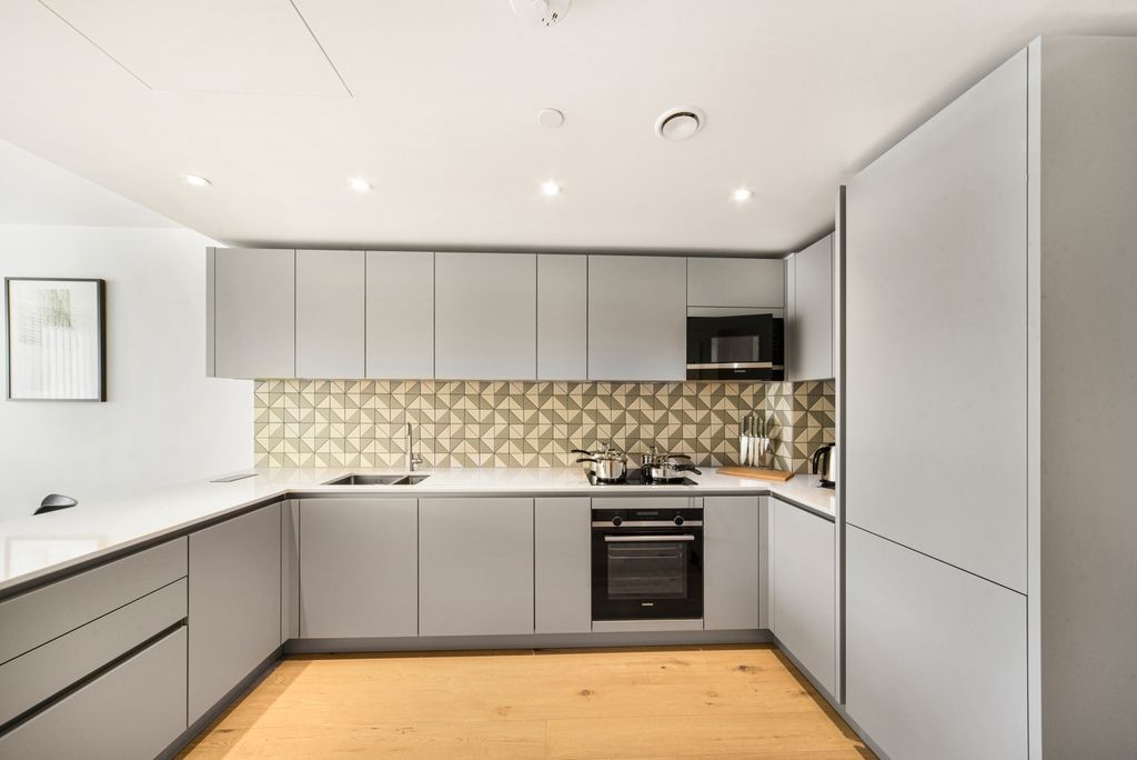 Property photo 3 of 21 Kitchen