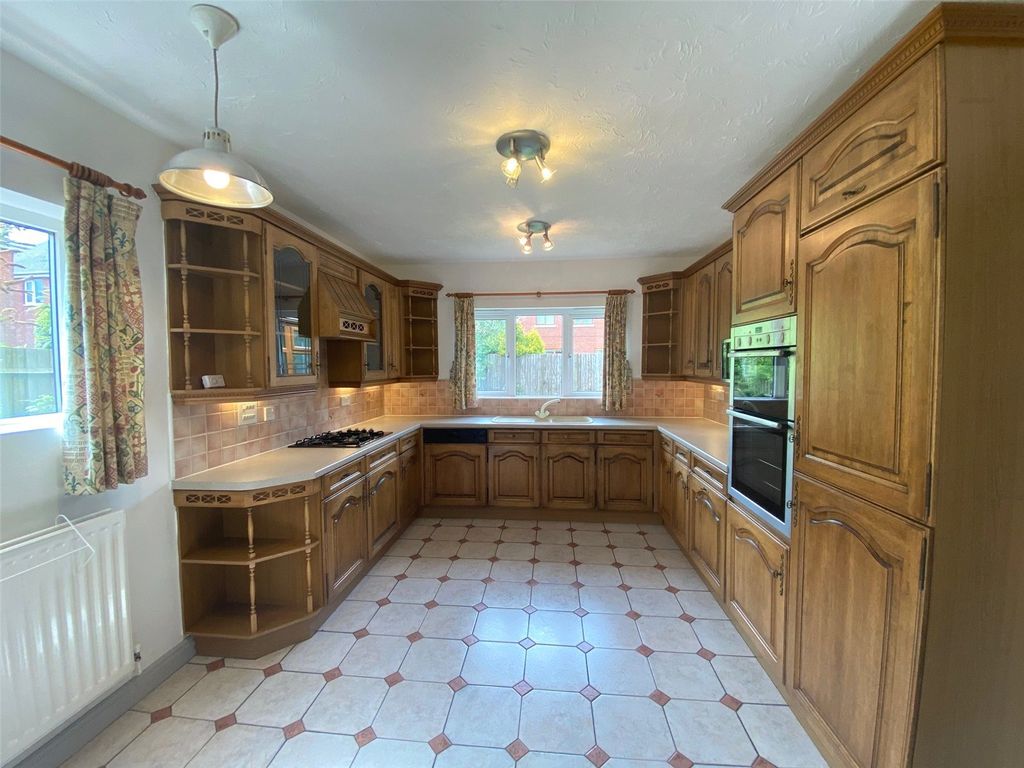 Property photo 3 of 16 Picture No. 18