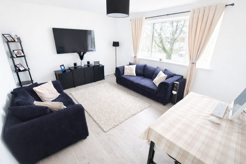 Property photo 2 of 9 Lounge.Png