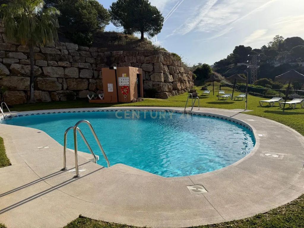 Property photo 1 of 18 Duplex Penthouse With Sea Views In Los Lagos De Santa María Golf