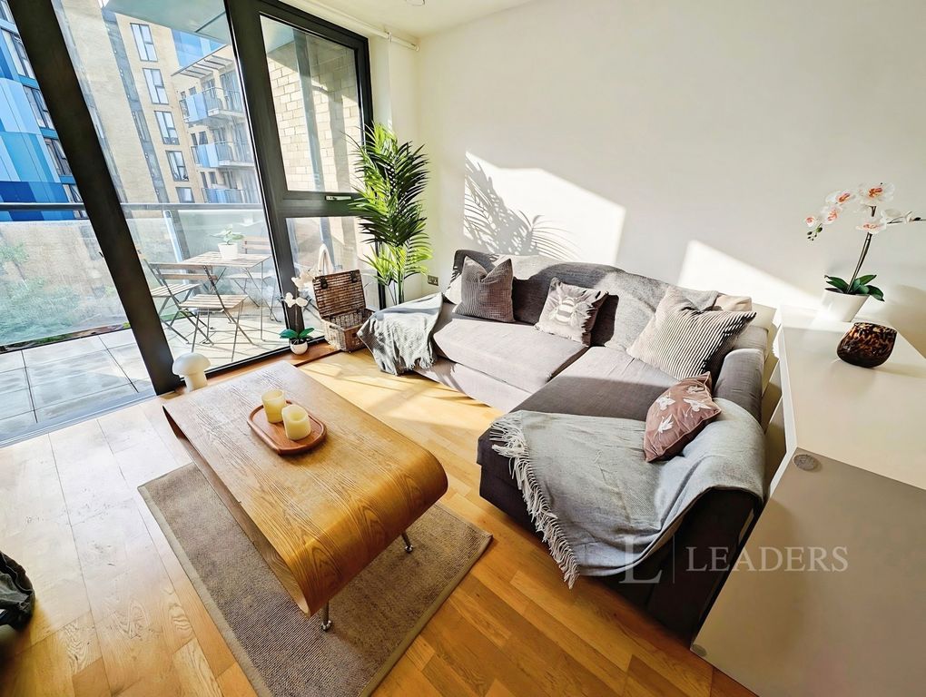 Property photo 3 of 8 Pbox-Img.Jpg