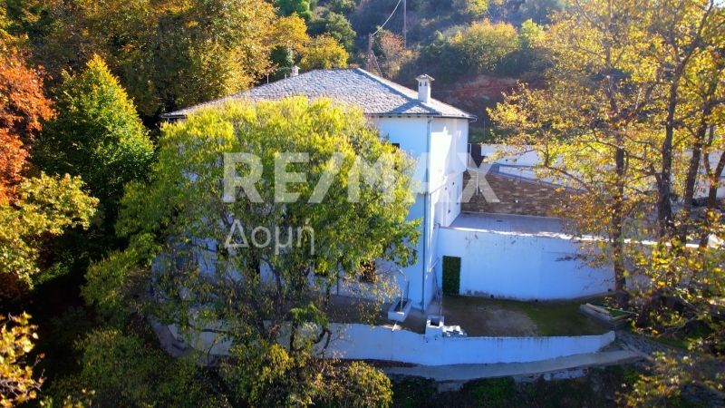 Property photo 2 of 50