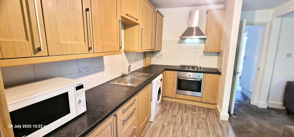 Property photo 2 of 5 Kitchen