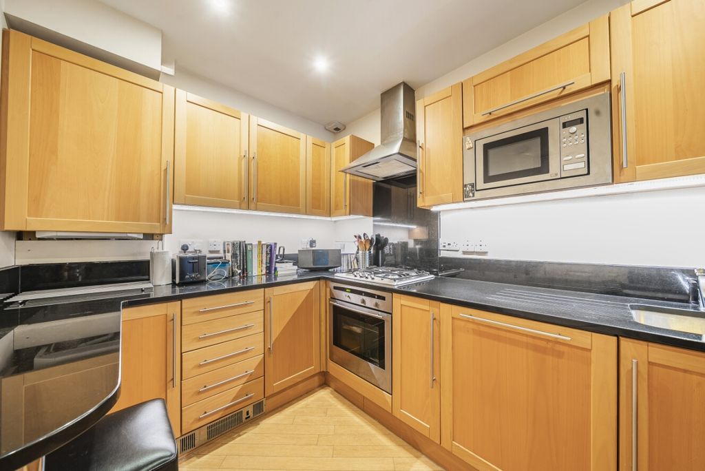 Property photo 2 of 10 1233834 (12)