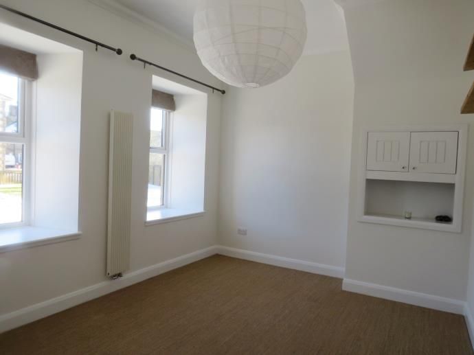 Property photo 2 of 8 Lounge